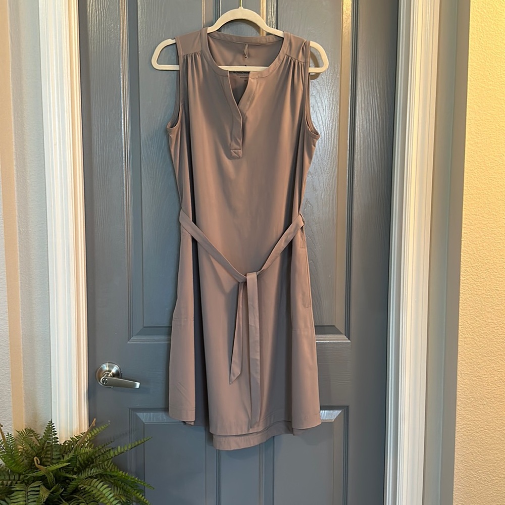 Royal Robbins size medium Taupe Dress